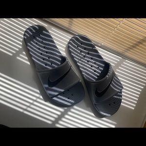 Nike Slides Charcoal Gray/Black Check